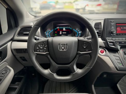 Used 2018 Honda Odyssey LX image 9