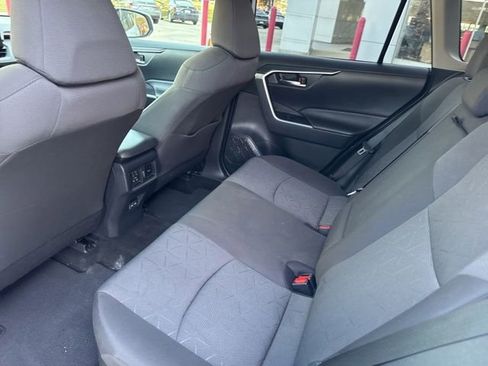 Used 2022 Toyota RAV4 XLE image 16