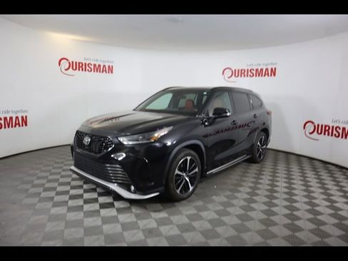 Used 2022 Toyota Highlander XSE FWD image 4
