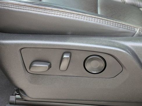 Used 2021 Chevrolet Suburban High Country image 23