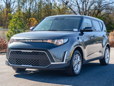 Used 2024 Kia Soul LX w/ Option Group 015 image 3