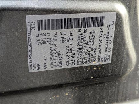 Used 2023 Nissan Rogue S image 29