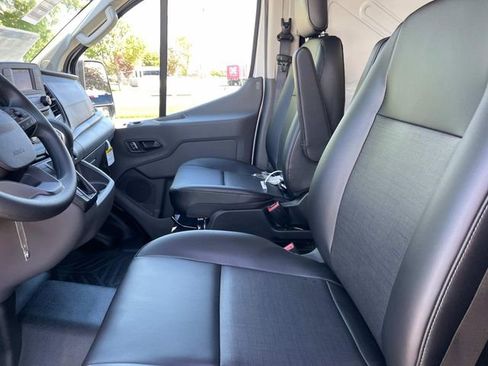 New 2025 Ford Transit 250 Low Roof image 18