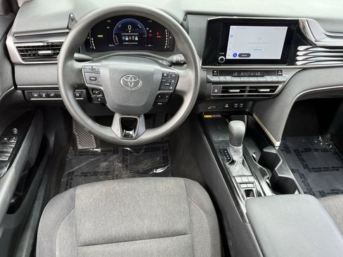 Used 2025 Toyota Camry LE FWD image 10