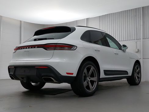 Used 2025 Porsche Macan image 7