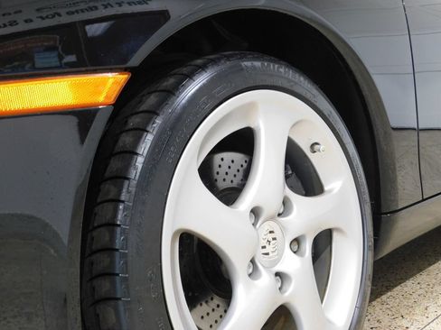 Used 2004 Porsche 911 Carrera RWD image 39