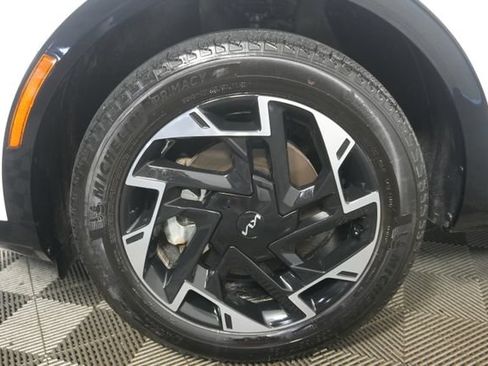 Used 2025 Kia Sportage SX AWD/4WD image 9