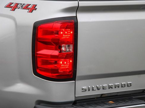 Used 2018 Chevrolet Silverado 1500 LT w/ All Star Edition image 11