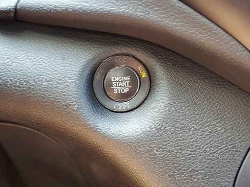 Certified 2019 Jeep Cherokee Limited AWD/4WD image 31