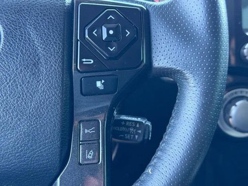 Used 2022 Toyota 4Runner TRD Off-Road Premium AWD/4WD image 19