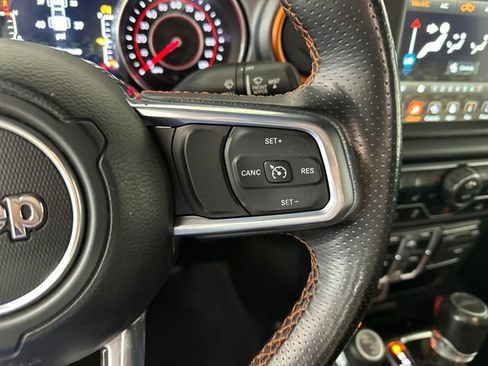Used 2021 Jeep Gladiator Mojave AWD/4WD image 16