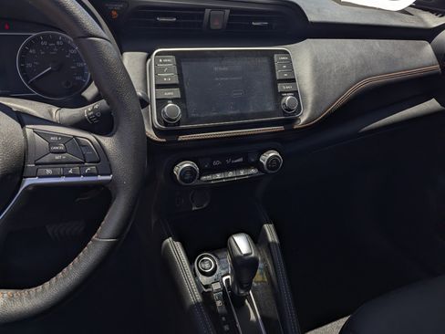 Used 2019 Nissan Kicks SR w/ SR Premium Package FWD image 10