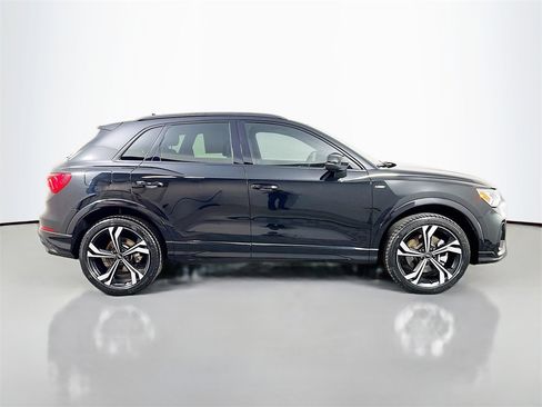 Used 2024 Audi Q3 2.0T Premium Plus w/ Premium Plus Package image 8