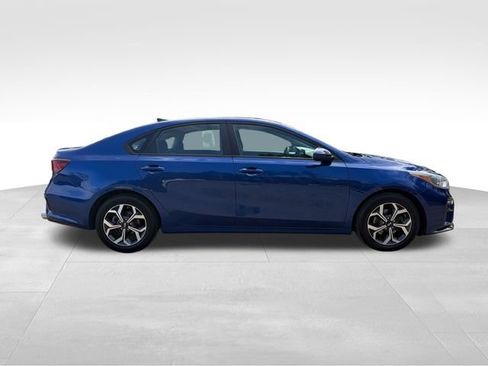 Used 2019 Kia Forte LXS FWD image 2