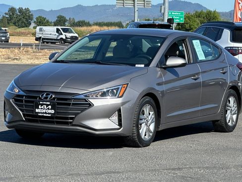 Used 2020 Hyundai Elantra Value Edition FWD image 9