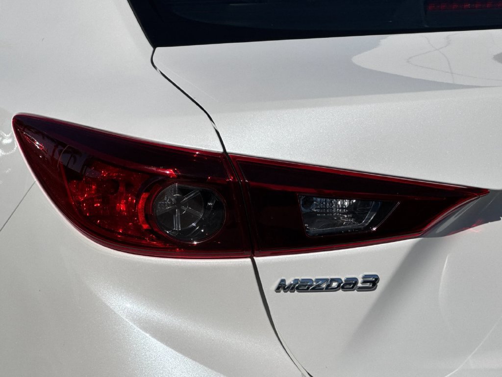 Used 2017 MAZDA MAZDA3 Touring FWD image 24