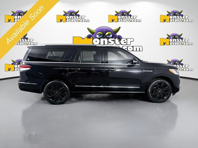 Used 2023 Lincoln Navigator L Reserve w/ Equipment Group 201A AWD/4WD image 4