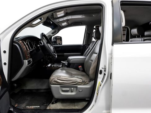 Used 2010 Toyota Tundra 4x4 CrewMax image 4