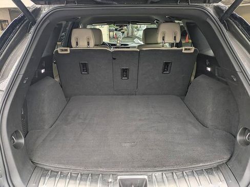 Used 2019 Cadillac XT5 FWD image 12