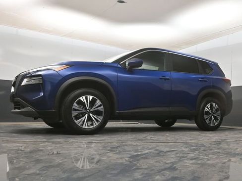 Used 2023 Nissan Rogue SV image 16