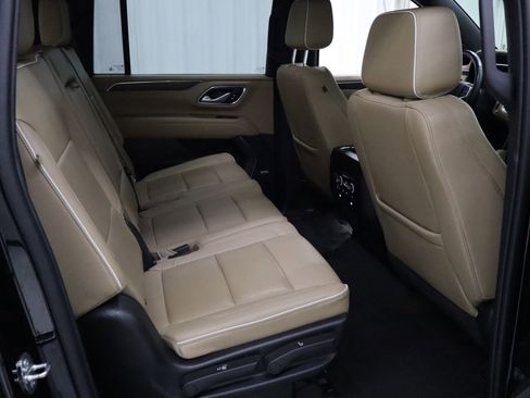 Used 2024 Chevrolet Suburban Premier image 26