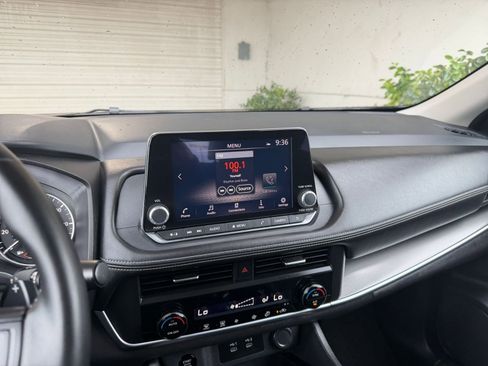 Used 2025 Nissan Rogue SV image 20