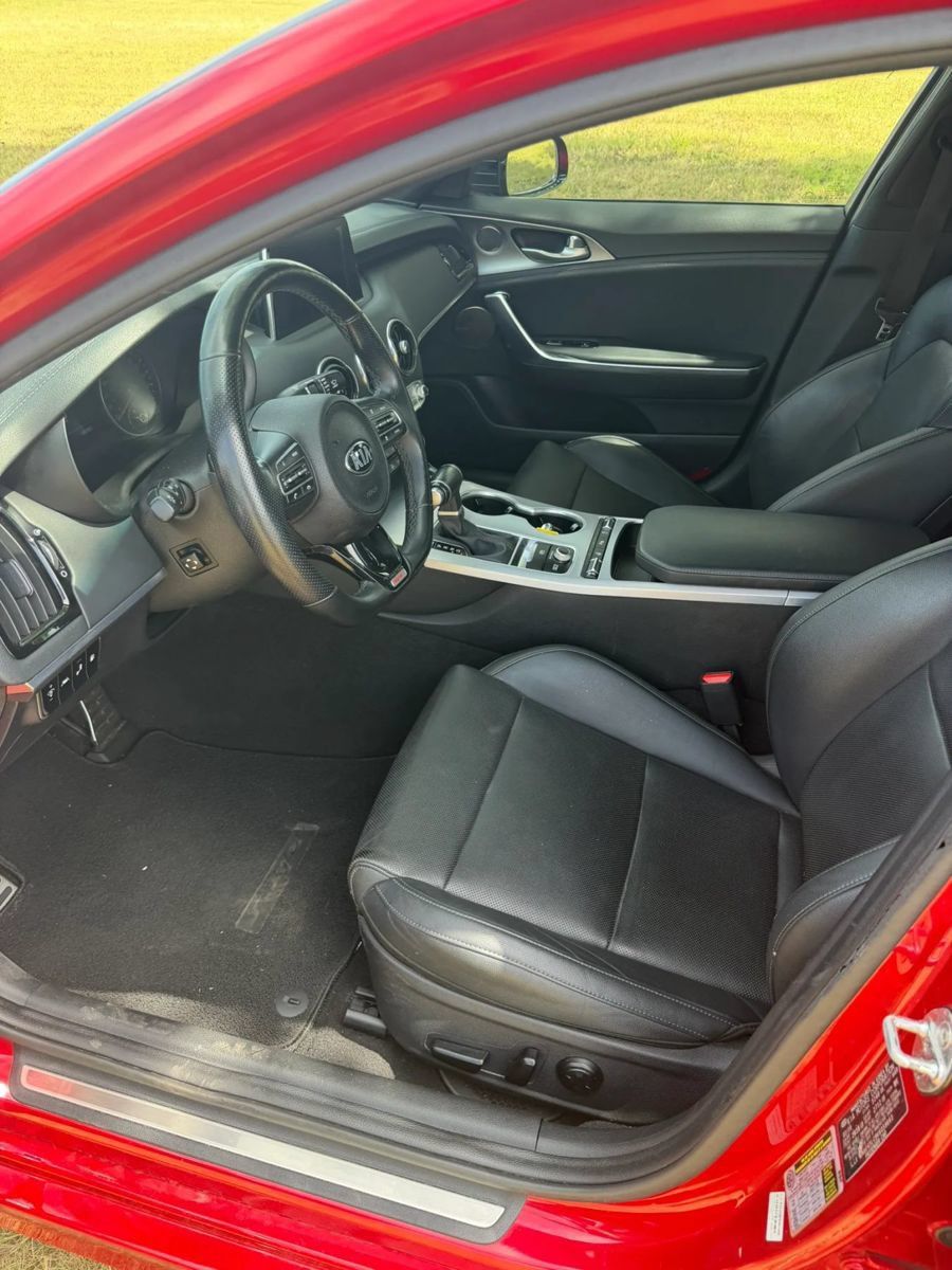 Used 2019 Kia Stinger GT1 AWD/4WD image 9