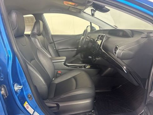 Used 2019 Toyota Prius XLE image 4