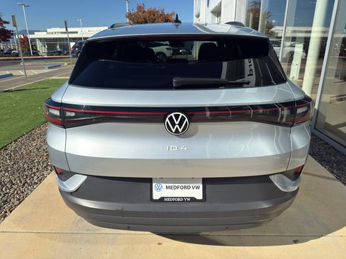 Used 2022 Volkswagen ID.4 Pro image 5