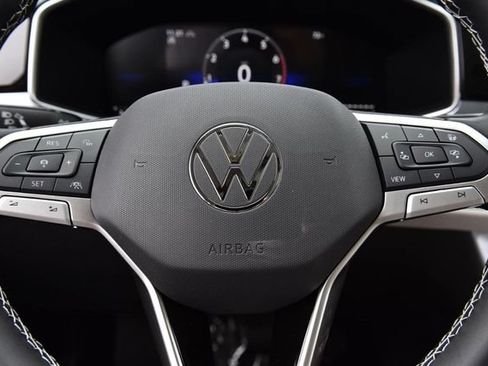 New 2026 Volkswagen Taos SE AWD/4WD image 19