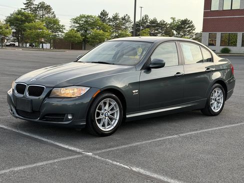Used 2010 BMW 328i xDrive Sedan AWD/4WD image 2