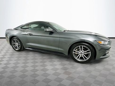 Used 2016 Ford Mustang Coupe RWD image 8