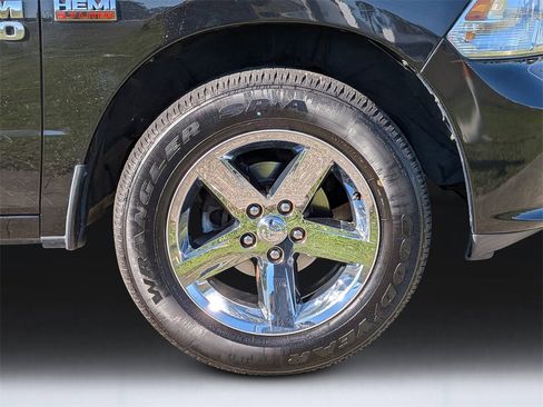 Used 2015 RAM 1500 Express image 11