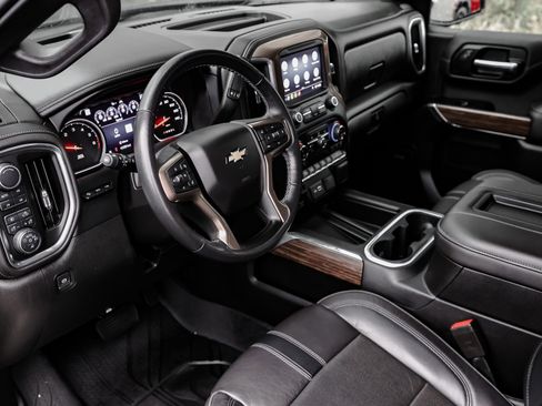 Used 2019 Chevrolet Silverado 1500 High Country w/ Technology Package image 16