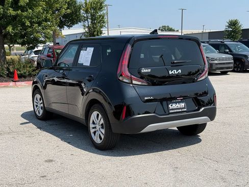 Used 2025 Kia Soul LX FWD image 5