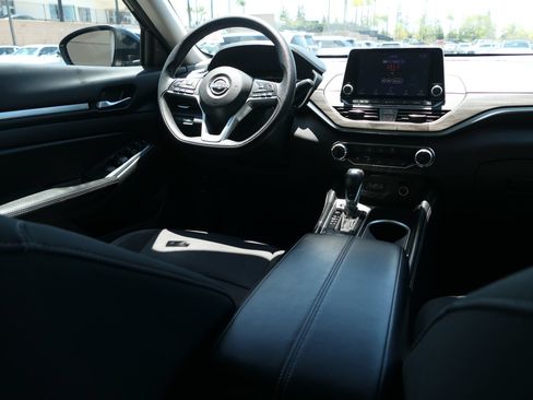 Used 2023 Nissan Altima 2.5 SV FWD image 24