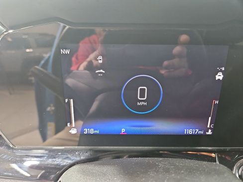 Used 2025 Chevrolet Trax RS w/ Driver Confidence Package image 16