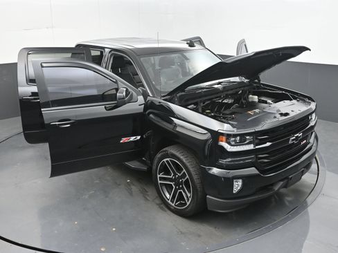 Used 2018 Chevrolet Silverado 1500 LTZ Z71 w/ LTZ Plus Package AWD/4WD image 36