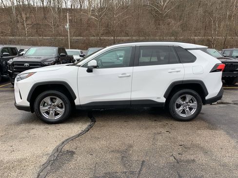 Used 2023 Toyota RAV4 XLE image 9