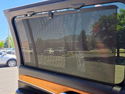 Used 2022 Jeep Grand Wagoneer Series III w/ Rear Seat Video Group 1 AWD/4WD image 15