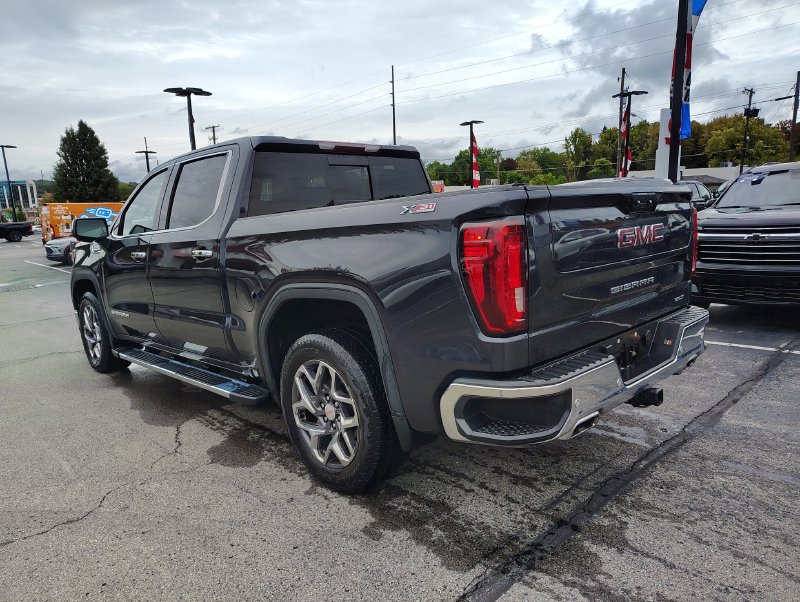 Used 2022 GMC Sierra 1500 SLT w/ SLT Premium Plus Package AWD/4WD image 6