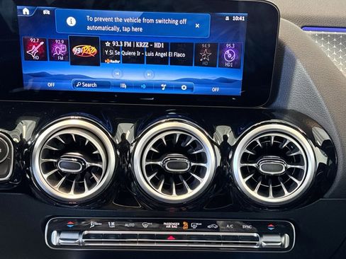 Used 2025 Mercedes-Benz GLA 250 4MATIC w/ Winter Package image 15