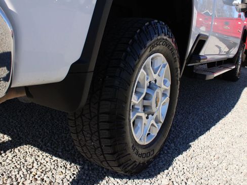 Used 2023 Chevrolet Silverado 2500 LT w/ Convenience Package image 10