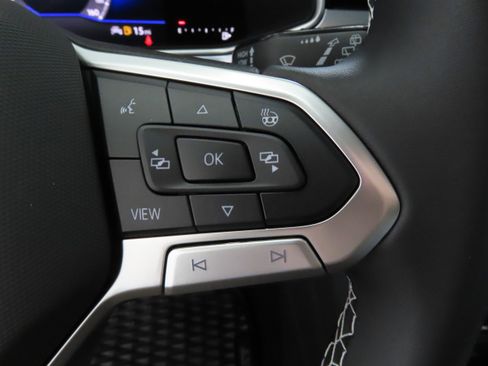 New 2025 Volkswagen Taos SE image 15