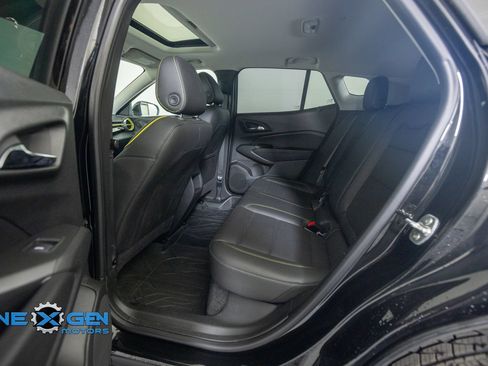 Used 2024 Chevrolet Trax ACTIV w/ Sunroof Package FWD image 26