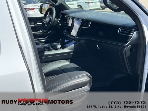 Used 2024 Jeep Grand Wagoneer Series II Obsidian w/ Quick Order Packagew 28T AWD/4WD image 30