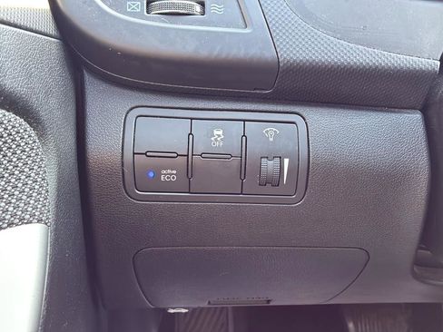 Used 2014 Hyundai Accent GS FWD image 24
