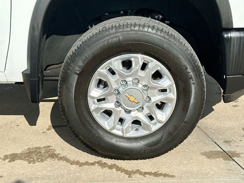 Used 2024 Chevrolet Silverado 2500 W/T w/ WT Convenience Package image 10