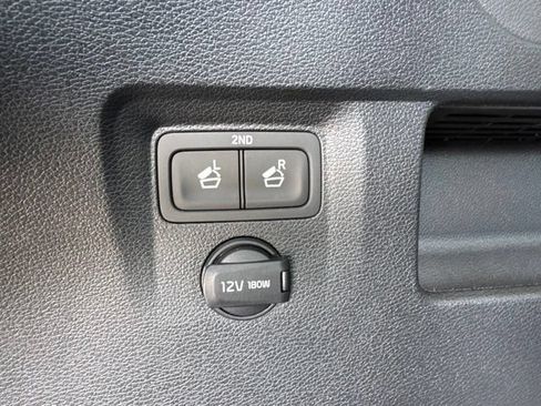 Used 2025 Kia Telluride S FWD image 19