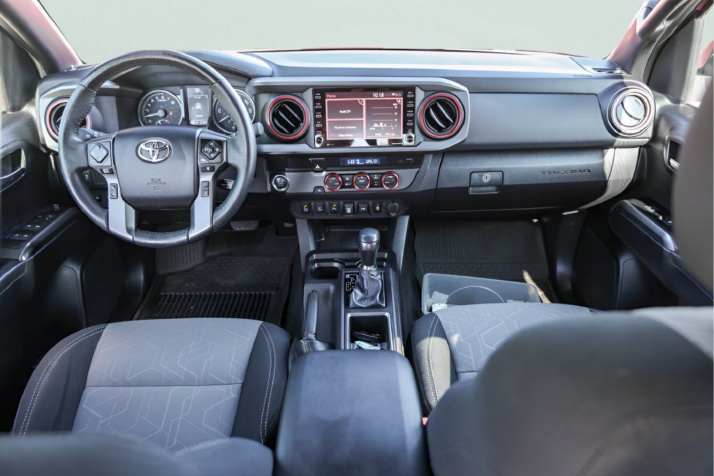 Used 2021 Toyota Tacoma TRD Sport w/ Technology Package RWD image 28